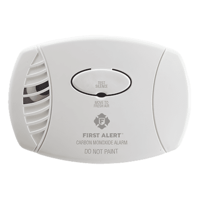FIRST ALERT Alarma de monóxido de carbono (CO) enchufable con bateria de respaldo